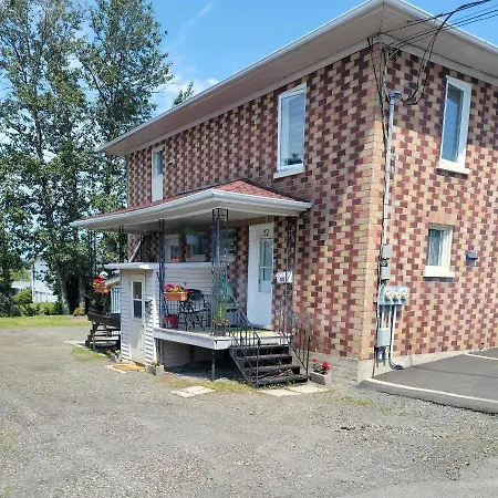 Downtown Apartment Next To Highway Netflix+Wifi Edmundston Exterior photo