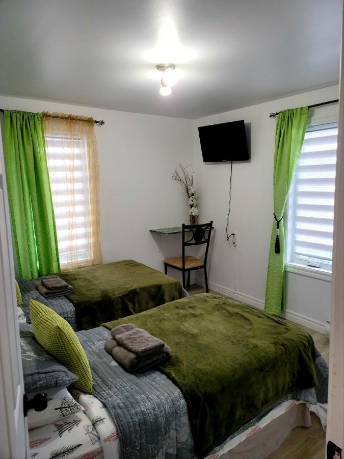 Apartment Downtown Next To Highway Netflix+wifi Edmundston
