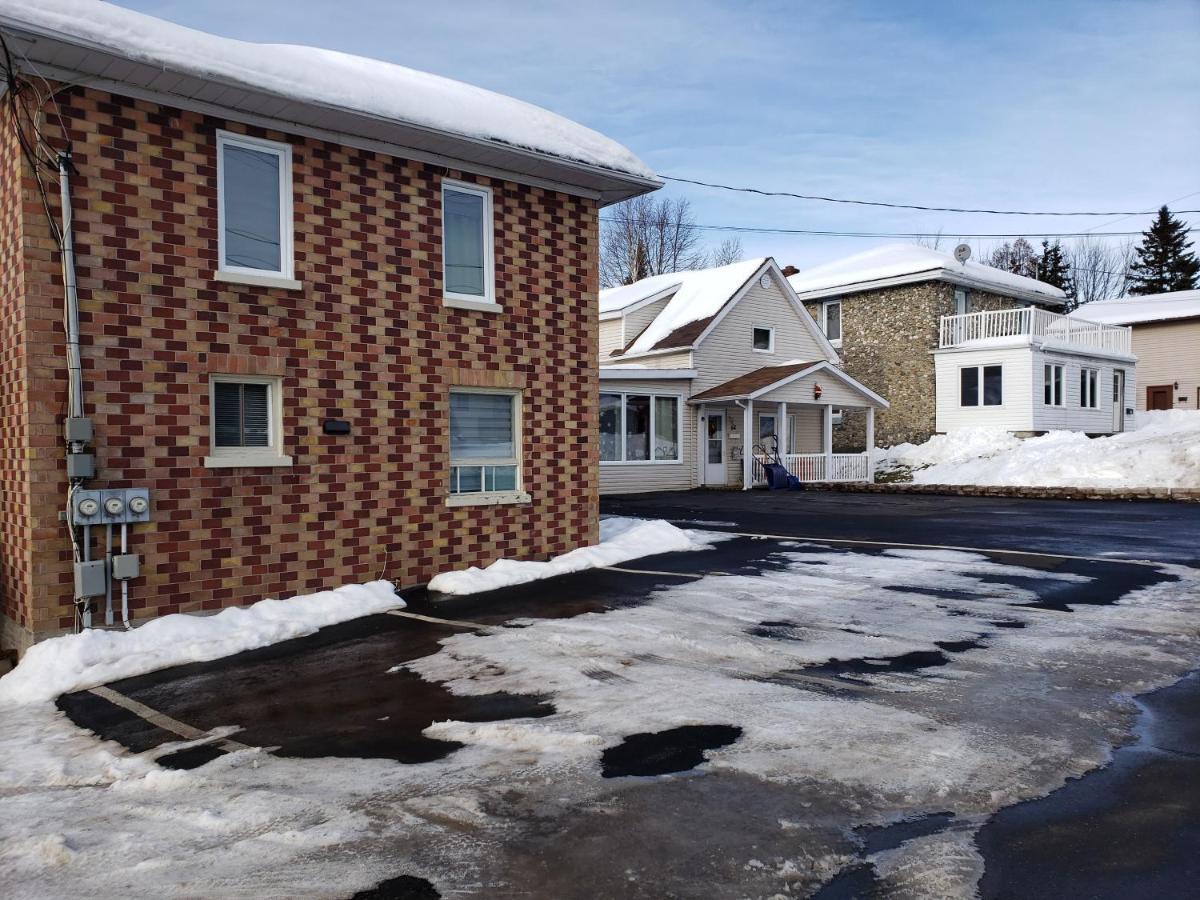 Downtown Next To Highway Netflix+wifi Edmundston